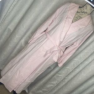 2000s Eileen West Seasucker Robe